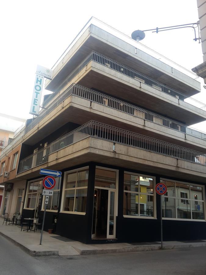 Hotel Antares Garni Giulianova Dış mekan fotoğraf